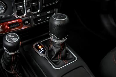 2019 Jeep Wrangler Unlimited Rubicon-$35K MODS-LIFTED & WHEELS!   - Photo 35 - Joliet, IL 60435