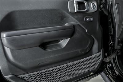 2019 Jeep Wrangler Unlimited Rubicon-$35K MODS-LIFTED & WHEELS!   - Photo 18 - Joliet, IL 60435