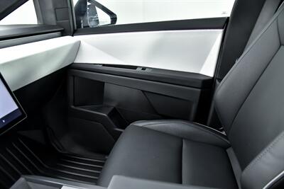 2024 Tesla Cybertruck   - Photo 42 - Joliet, IL 60435