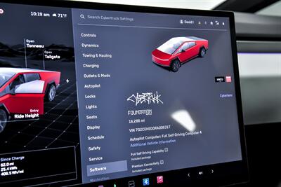 2024 Tesla Cybertruck   - Photo 40 - Joliet, IL 60435