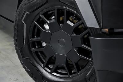 2024 Tesla Cybertruck   - Photo 4 - Joliet, IL 60435