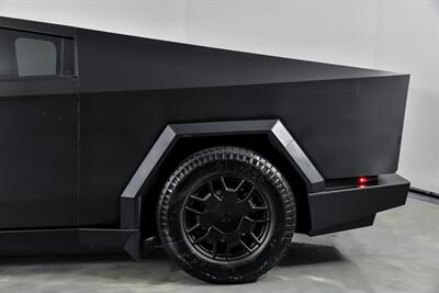 2024 Tesla Cybertruck   - Photo 9 - Joliet, IL 60435