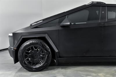 2024 Tesla Cybertruck   - Photo 7 - Joliet, IL 60435