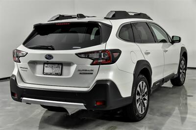 2023 Subaru Outback Touring XT   - Photo 12 - Joliet, IL 60435