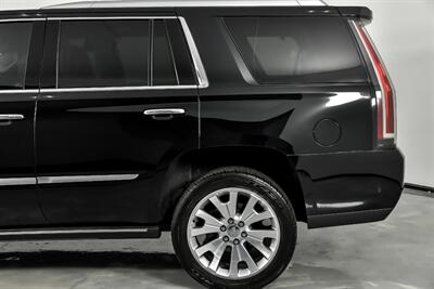 2019 Cadillac Escalade Premium Luxury   - Photo 8 - Joliet, IL 60435