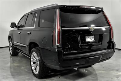 2019 Cadillac Escalade Premium Luxury   - Photo 9 - Joliet, IL 60435