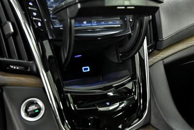 2019 Cadillac Escalade Premium Luxury   - Photo 39 - Joliet, IL 60435