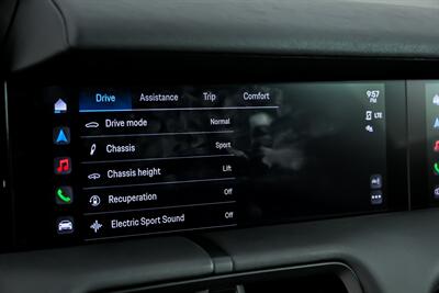 2022 Porsche Taycan 4 Cross Turismo - Photo 36 - Joliet, IL 60435