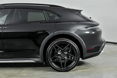 2022 Porsche Taycan 4 Cross Turismo - Photo 9 - Joliet, IL 60435