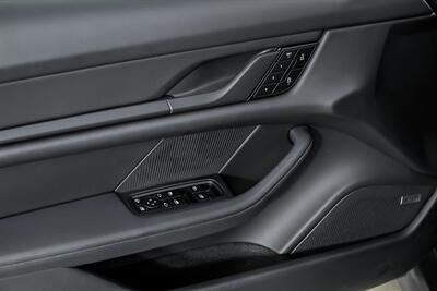 2022 Porsche Taycan 4 Cross Turismo - Photo 17 - Joliet, IL 60435