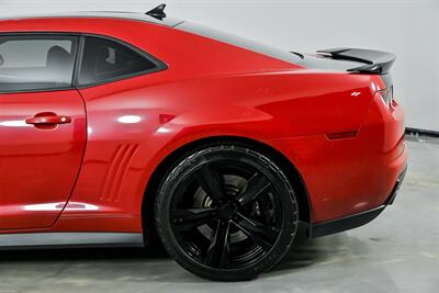 2013 Chevrolet Camaro ZL1   - Photo 9 - Joliet, IL 60435