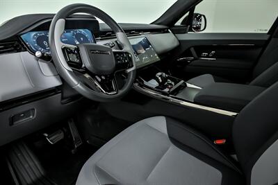 2025 Land Rover Range Rover Sport P635 SV Edition Two - Photo 21 - Joliet, IL 60435