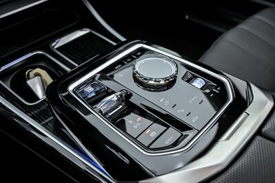 2024 BMW 760i xDrive   - Photo 37 - Joliet, IL 60435