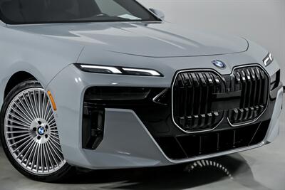 2024 BMW 760i xDrive   - Photo 3 - Joliet, IL 60435