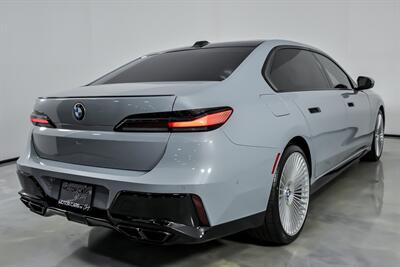2024 BMW 760i xDrive   - Photo 12 - Joliet, IL 60435