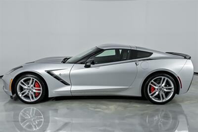 2017 Chevrolet Corvette Stingray Z51 2LT   - Photo 8 - Joliet, IL 60435