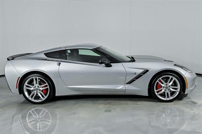 2017 Chevrolet Corvette Stingray Z51 2LT   - Photo 14 - Joliet, IL 60435