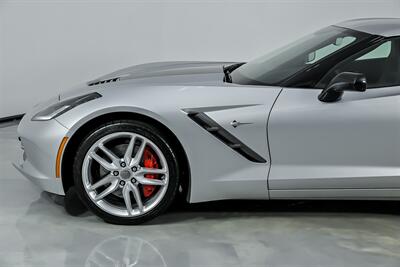2017 Chevrolet Corvette Stingray Z51 2LT   - Photo 7 - Joliet, IL 60435