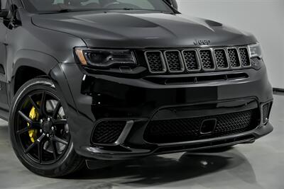 2018 Jeep Grand Cherokee Trackhawk-1 OWNER CLEAN CARFAX! - Photo 3 - Joliet, IL 60435