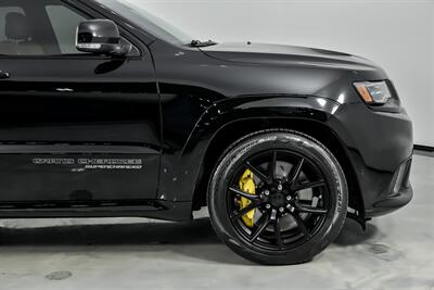 2018 Jeep Grand Cherokee Trackhawk-1 OWNER CLEAN CARFAX! - Photo 15 - Joliet, IL 60435