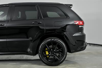 2018 Jeep Grand Cherokee Trackhawk-1 OWNER CLEAN CARFAX! - Photo 9 - Joliet, IL 60435