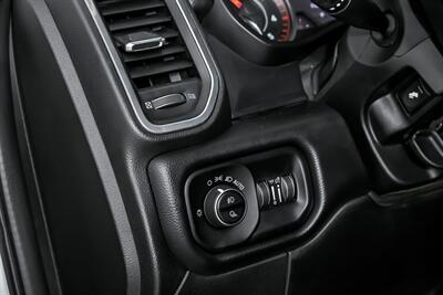 2020 RAM 3500 Laramie   - Photo 27 - Joliet, IL 60435