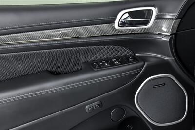 2018 Jeep Grand Cherokee Trackhawk   - Photo 18 - Joliet, IL 60435