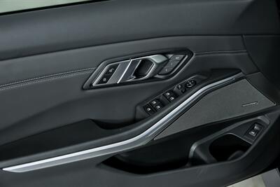 2023 BMW M3 Competition-CARBON BUCKETS   - Photo 18 - Joliet, IL 60435