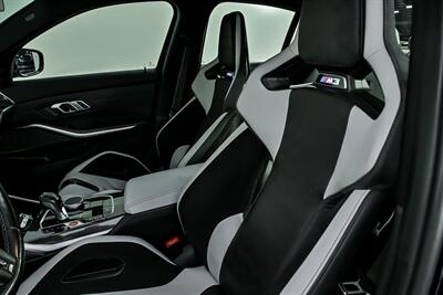2023 BMW M3 Competition-CARBON BUCKETS   - Photo 23 - Joliet, IL 60435