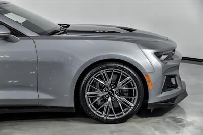 2023 Chevrolet Camaro ZL1   - Photo 15 - Joliet, IL 60435