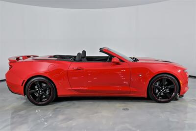 2017 Chevrolet Camaro SS   - Photo 14 - Joliet, IL 60435