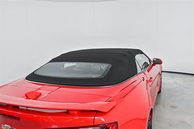 2017 Chevrolet Camaro SS   - Photo 18 - Joliet, IL 60435