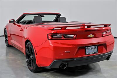 2017 Chevrolet Camaro SS   - Photo 10 - Joliet, IL 60435