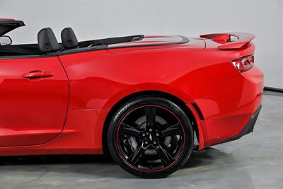 2017 Chevrolet Camaro SS   - Photo 9 - Joliet, IL 60435