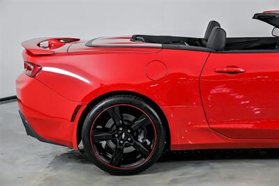 2017 Chevrolet Camaro SS   - Photo 13 - Joliet, IL 60435