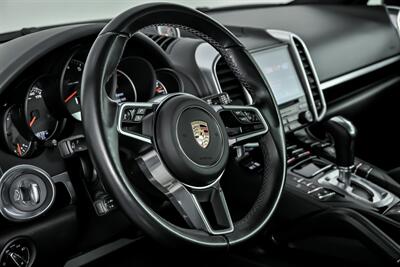 2017 Porsche Cayenne Platinum Edition   - Photo 26 - Joliet, IL 60435