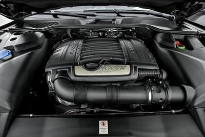 2017 Porsche Cayenne Platinum Edition   - Photo 17 - Joliet, IL 60435