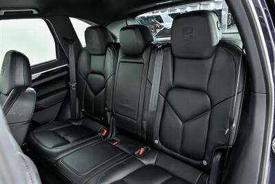 2017 Porsche Cayenne Platinum Edition   - Photo 25 - Joliet, IL 60435