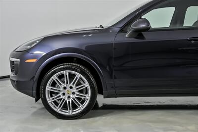 2017 Porsche Cayenne Platinum Edition   - Photo 7 - Joliet, IL 60435