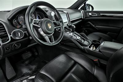 2017 Porsche Cayenne Platinum Edition   - Photo 21 - Joliet, IL 60435
