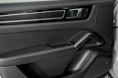 2021 Porsche Cayenne GTS Coupe - Photo 18 - Joliet, IL 60435
