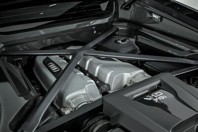 2017 Audi R8 5.2 quattro V10 Plus   - Photo 13 - Joliet, IL 60435