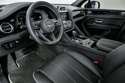 2021 Bentley Bentayga V8   - Photo 19 - Joliet, IL 60435