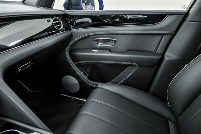 2021 Bentley Bentayga V8   - Photo 39 - Joliet, IL 60435