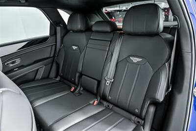 2021 Bentley Bentayga V8   - Photo 23 - Joliet, IL 60435