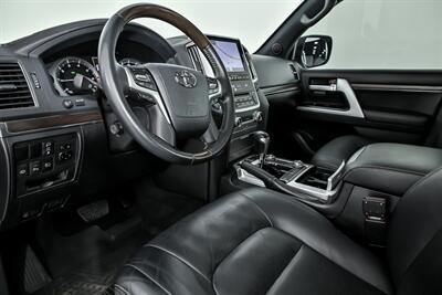 2021 Toyota Land Cruiser Heritage Edition - Photo 19 - Joliet, IL 60435