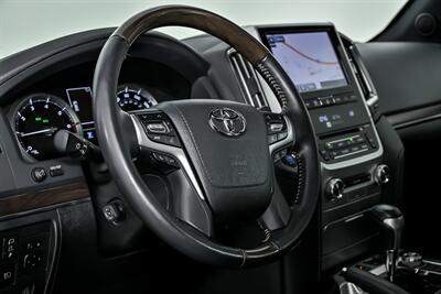 2021 Toyota Land Cruiser Heritage Edition - Photo 24 - Joliet, IL 60435