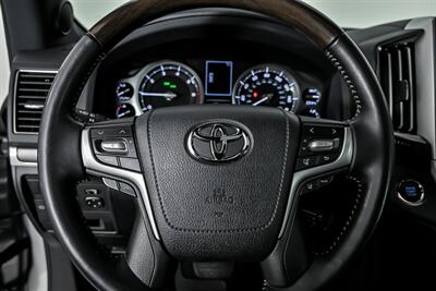 2021 Toyota Land Cruiser Heritage Edition - Photo 27 - Joliet, IL 60435