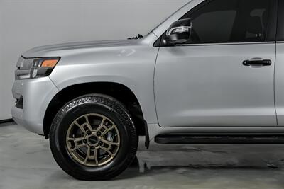2021 Toyota Land Cruiser Heritage Edition - Photo 7 - Joliet, IL 60435