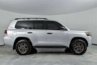 2021 Toyota Land Cruiser Heritage Edition - Photo 14 - Joliet, IL 60435
